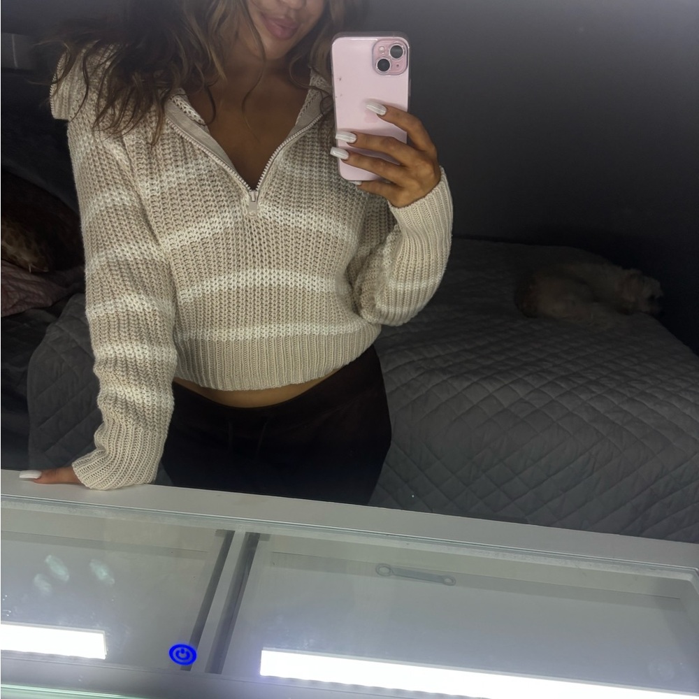 american eagle chunky knit striped zip collared tan & white sweater